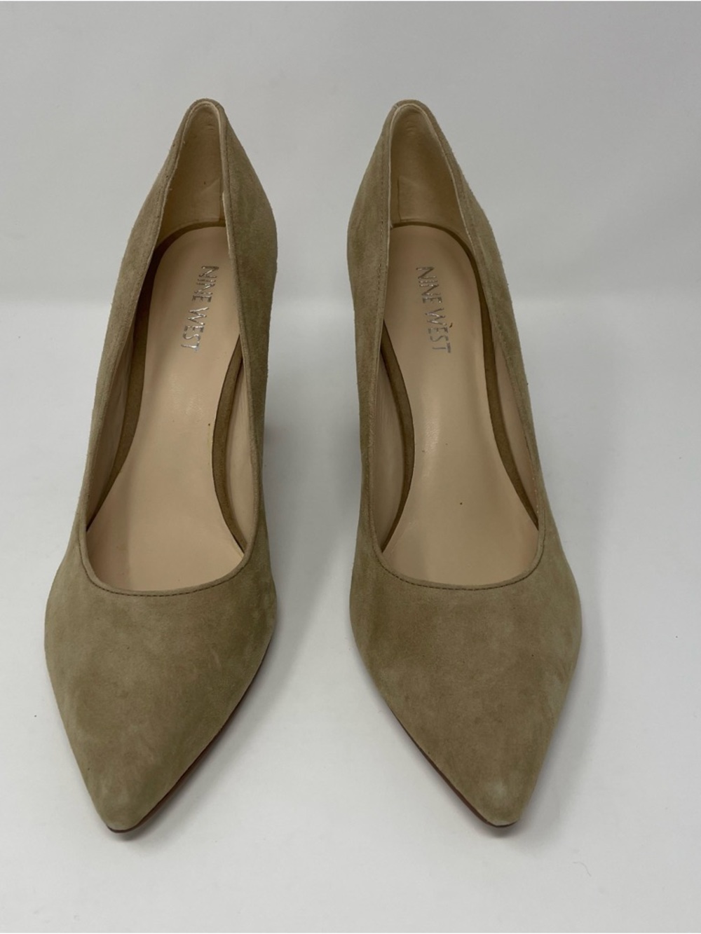 Nine West Josephinao Pointed Toe Block Heel Biege Suede Pumps Size 8 - Picture 4 of 10